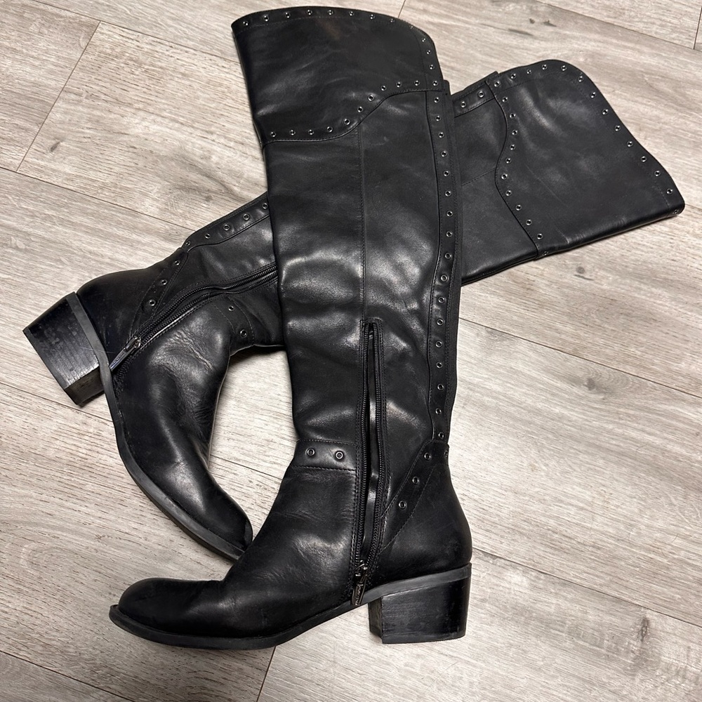 Vince Camuto black leather boots size 8